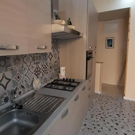 Il Palazzo Dei Normanni Apartment Motta Sant' Anastasia Exterior photo